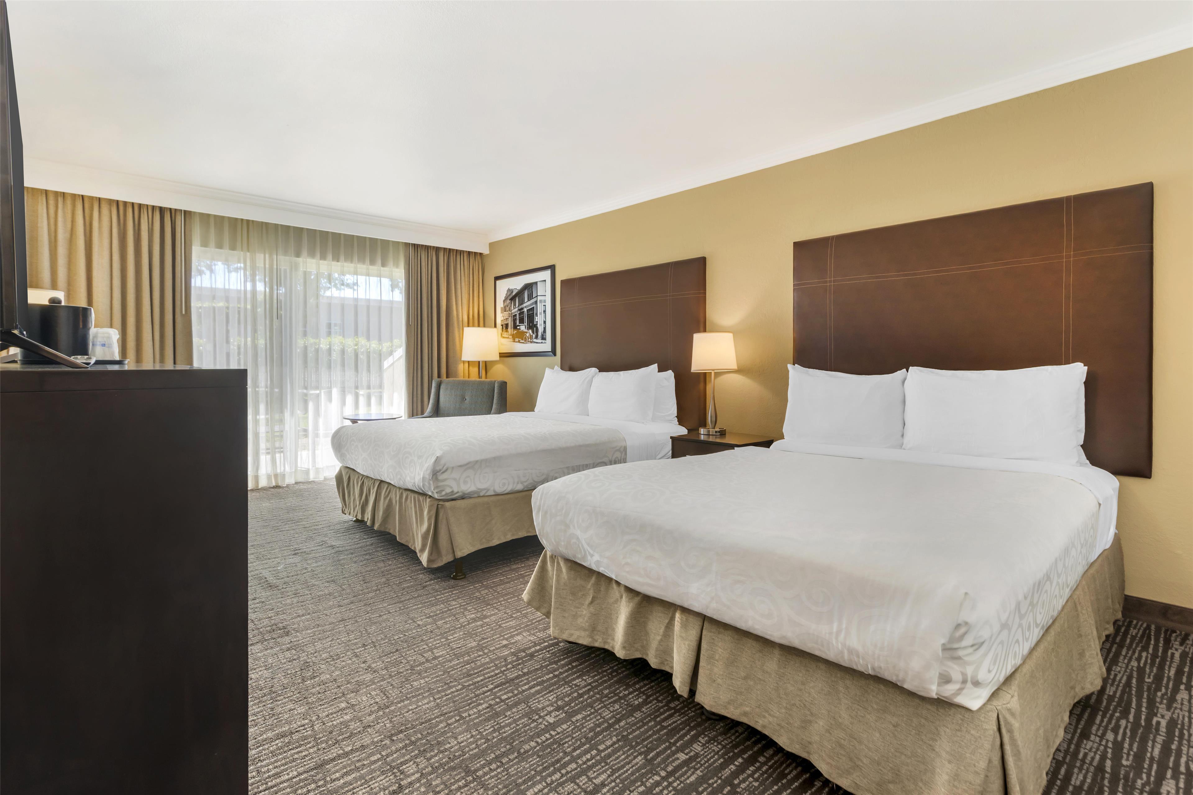 Room, Quadruple, Queen Bed, Accessible