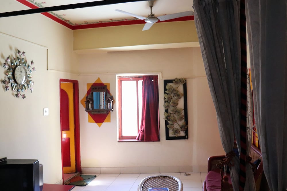 Govind Hotel 9/58