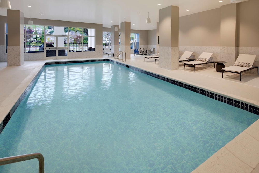 Embassy Suites by Hilton San Rafael at Marin Center 9/64