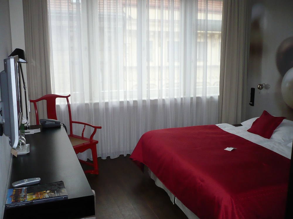 Perla Hotel 11/53