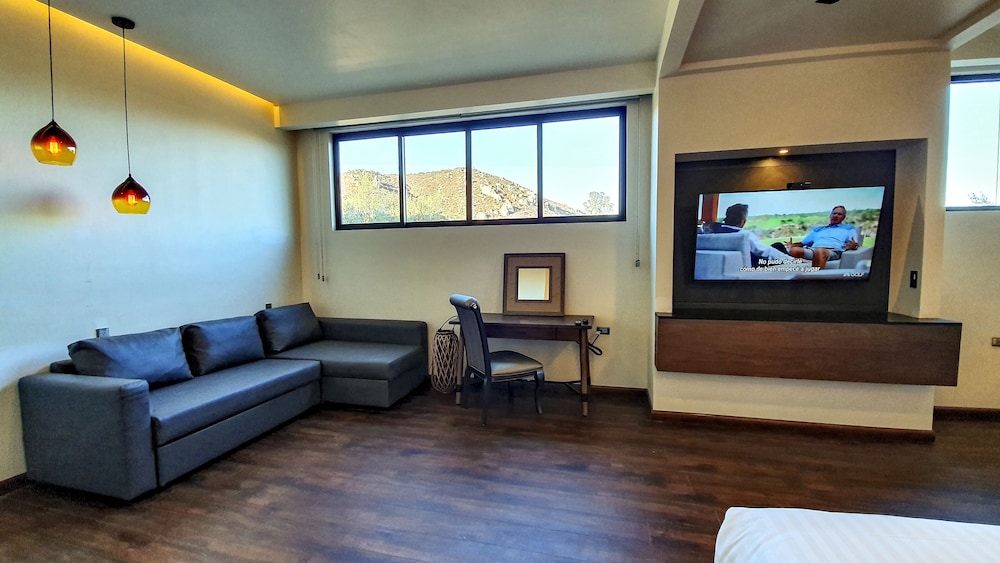 HOTEL BOUTIQUE VALLE DE GUADALUPE 63/83