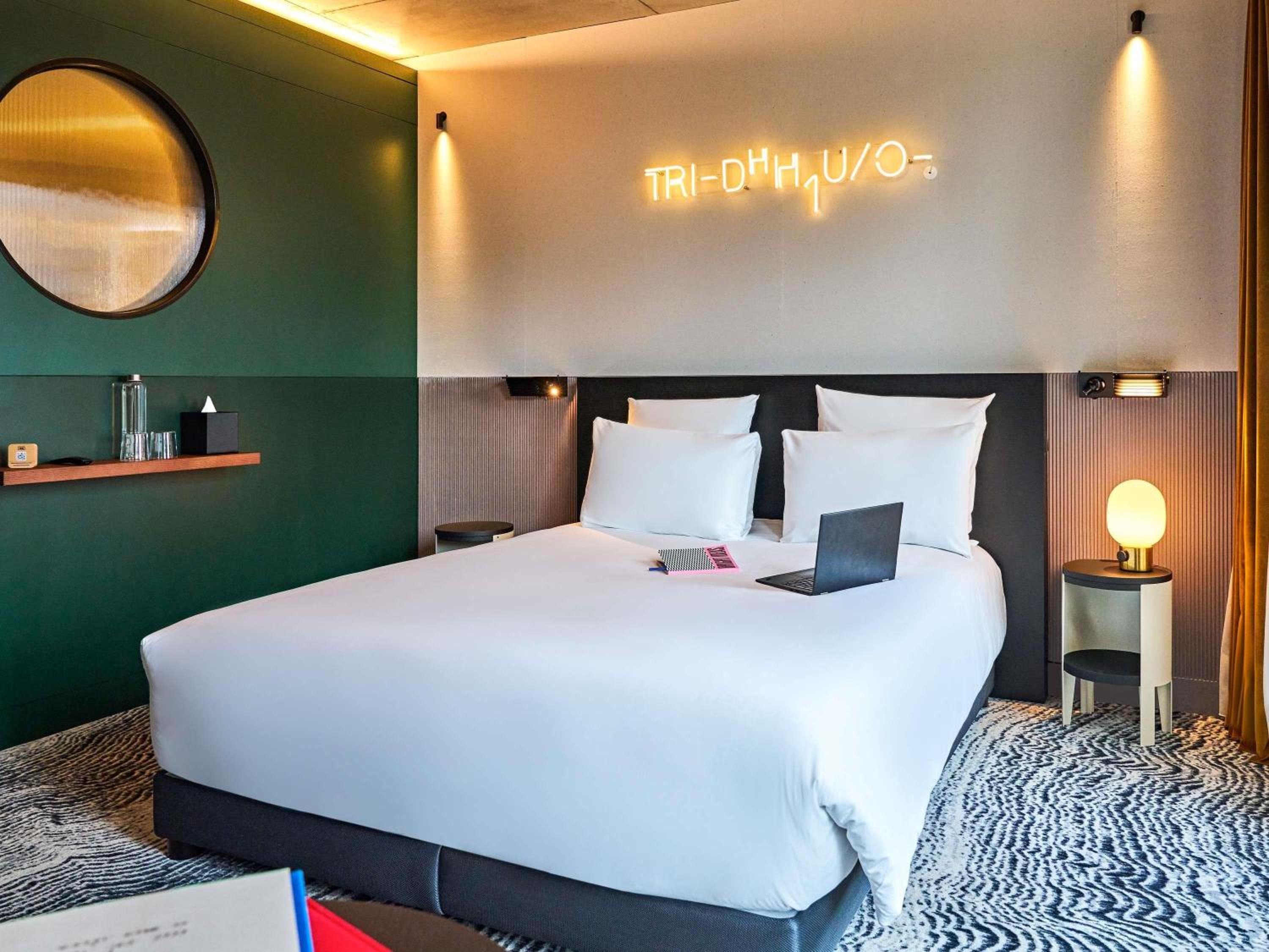 Tribe Extra, Queen Bed