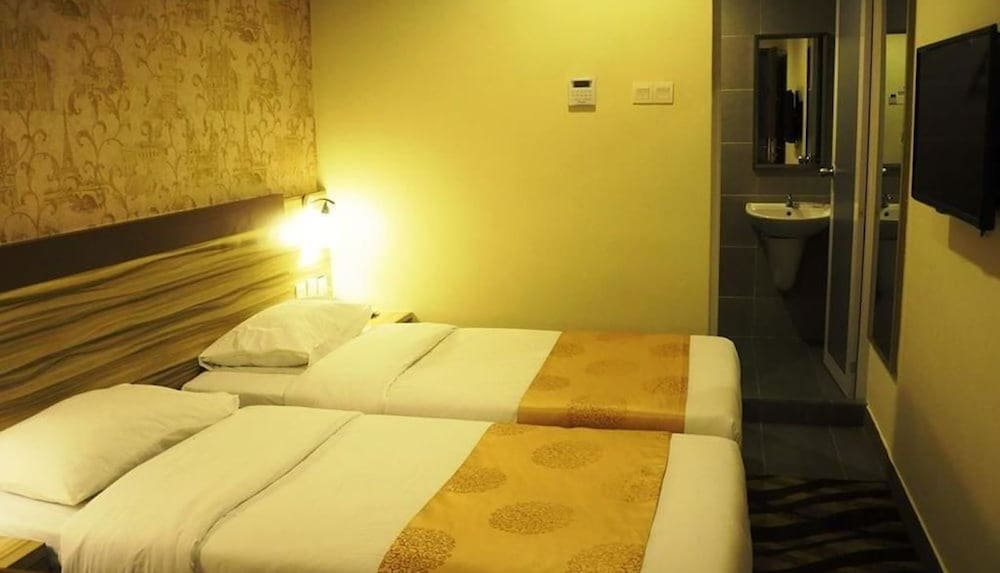 Hotel Zamburger Victory City 8/30