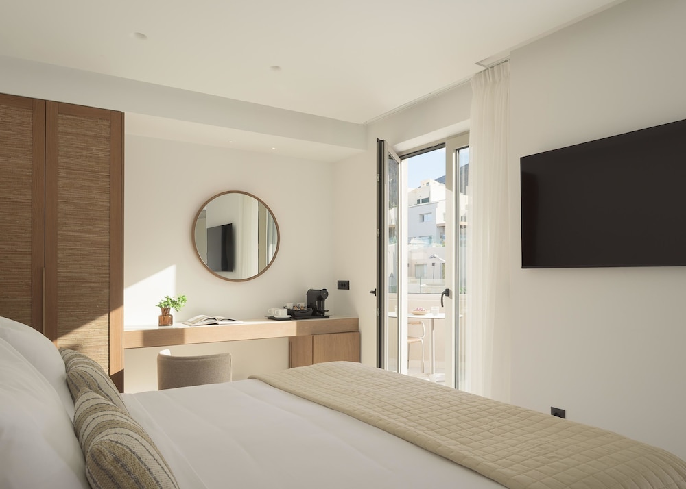 Junior Suite, Queen Bed