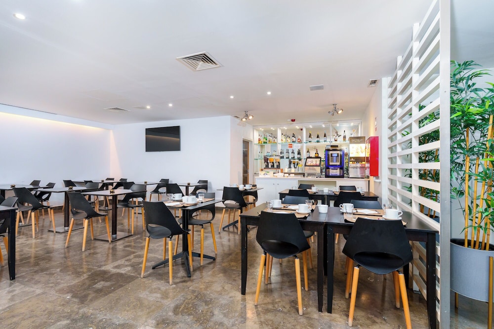 CASCAIS HOTEL 51/67