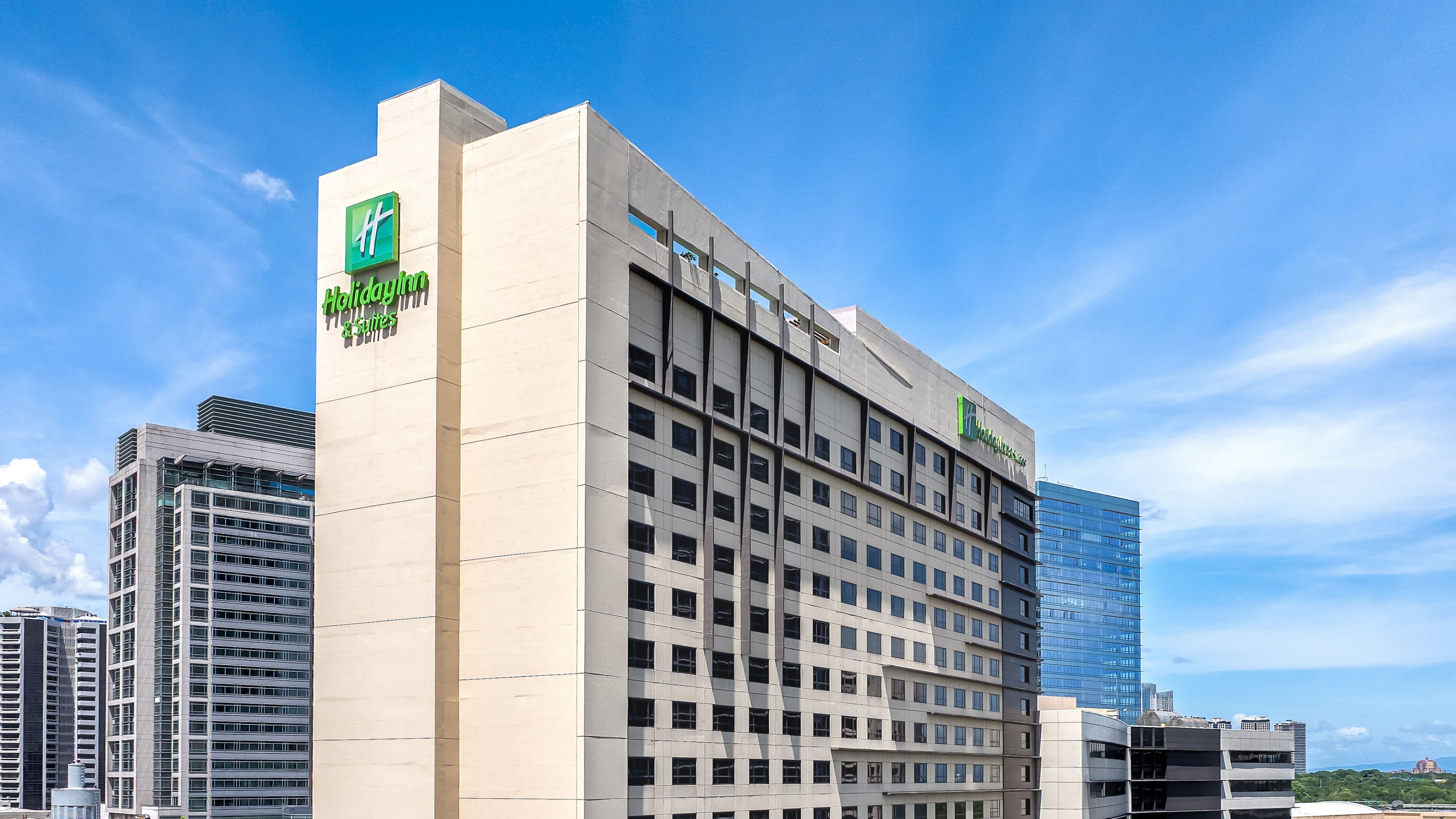 Holiday Inn & Suites Makati 4/75