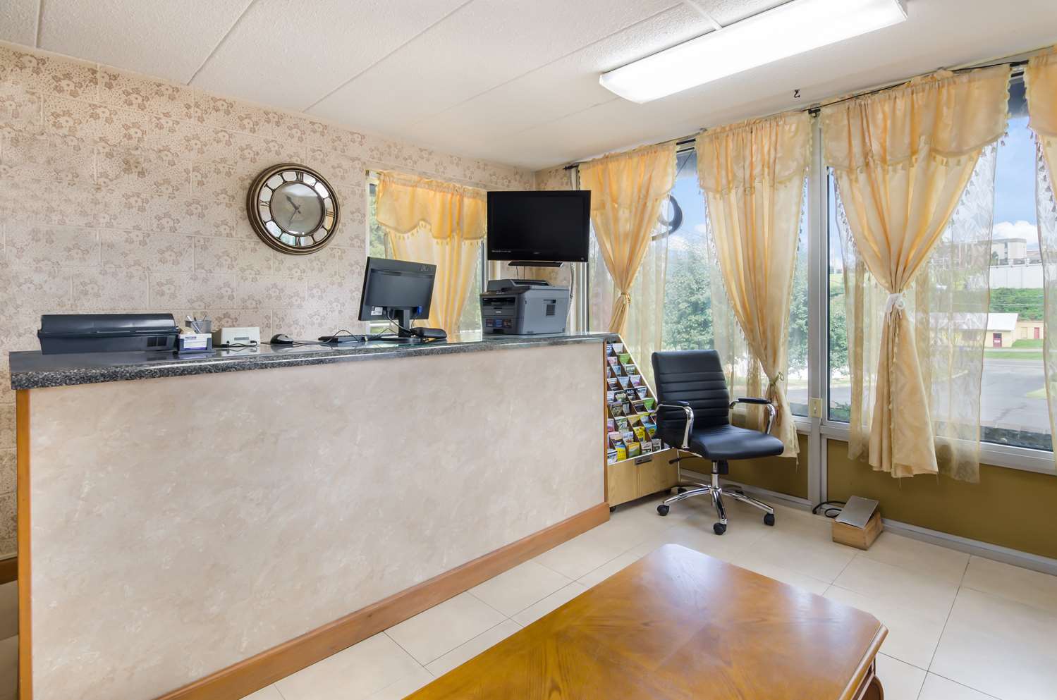 Americas Best Value Inn Wytheville 7/36