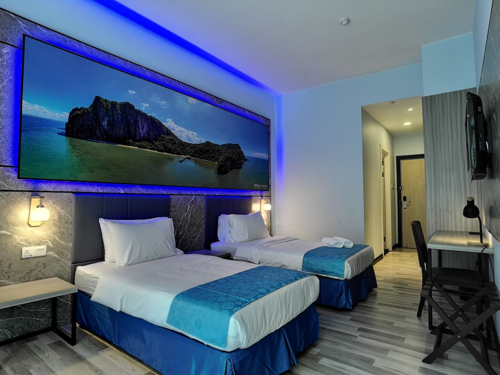 Hotel 17 17/65
