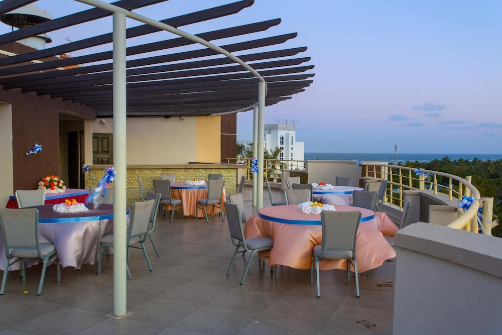 Bliss Resort 44/50
