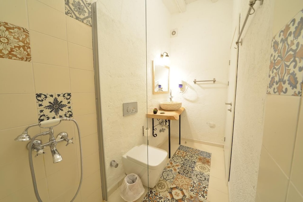 Krem Hotel 45/50