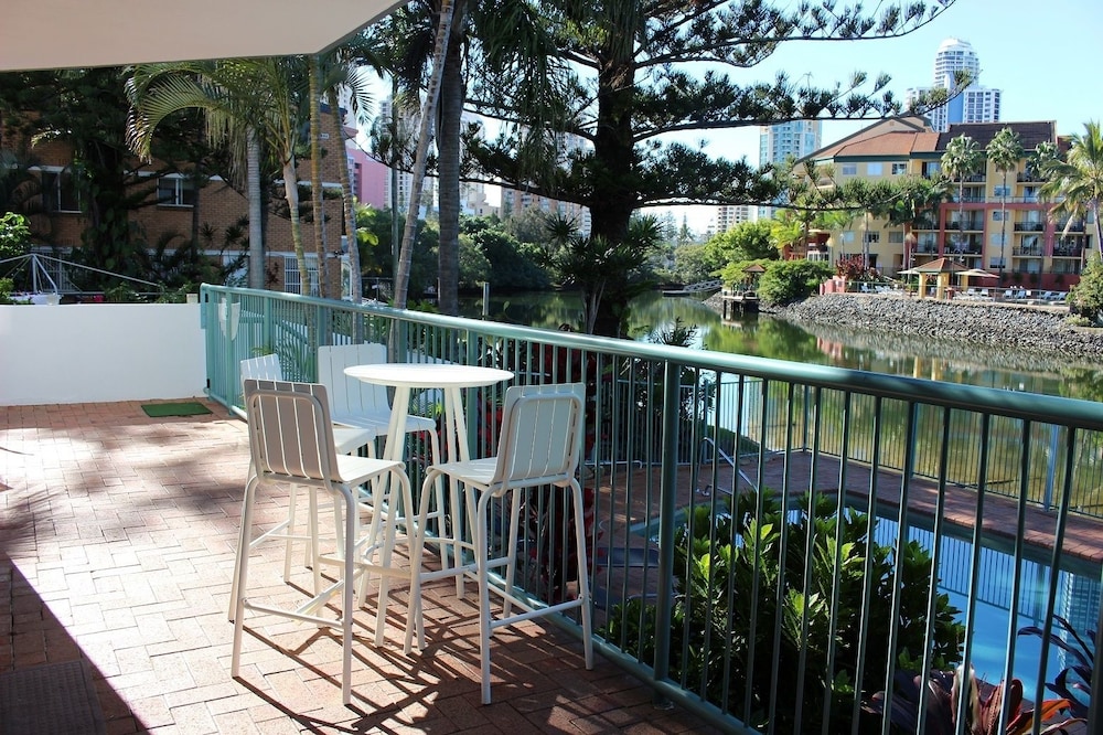 SURFERS RIVERSIDE APARTMENTS 26/43