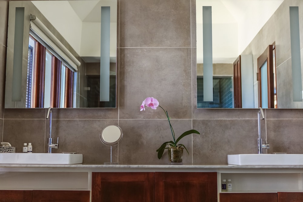 Cocosan Villa 32/33