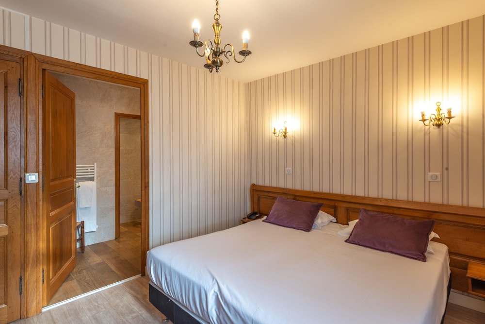 Hotel De La Cloche 17/42