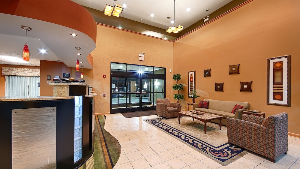 Spark by Hilton Oak Forest 35/48