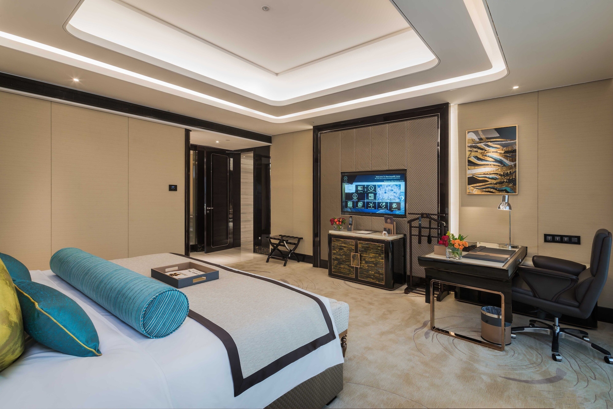 SUPERIOR, DOUBLE BED, PARTIAL SEA VIEW