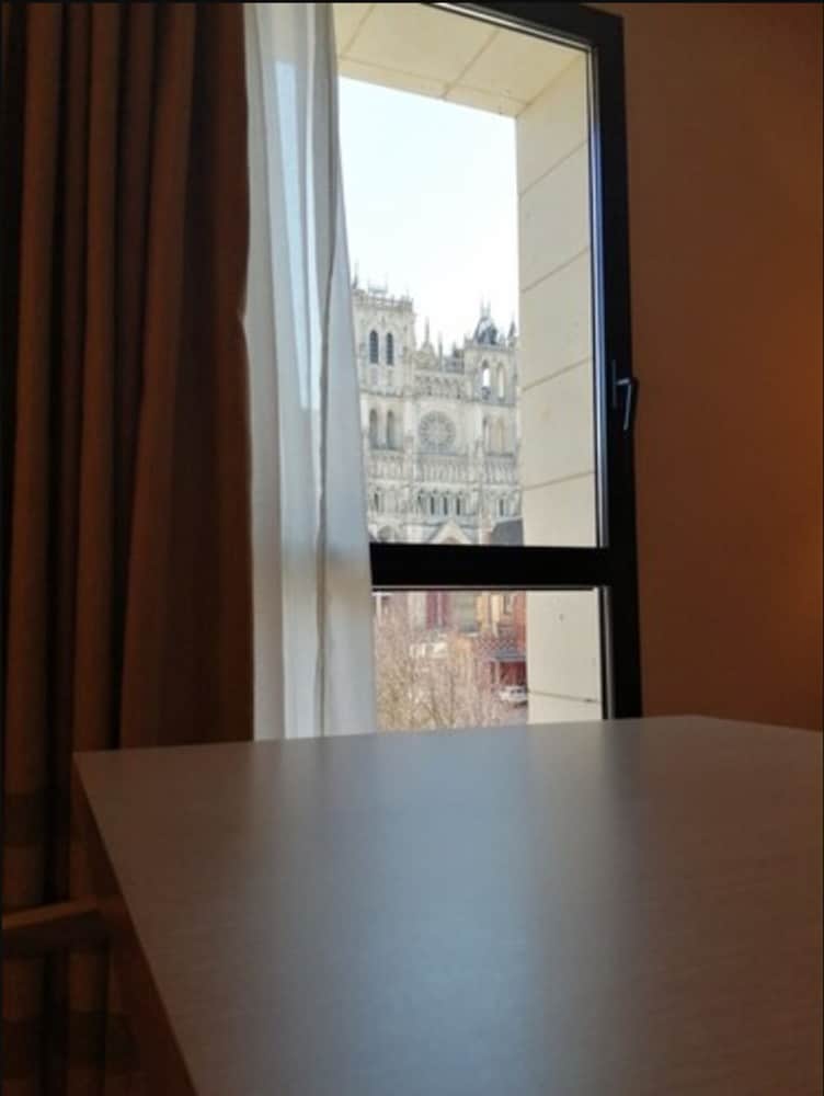 MERCURE AMIENS CATHEDRALE 7/50