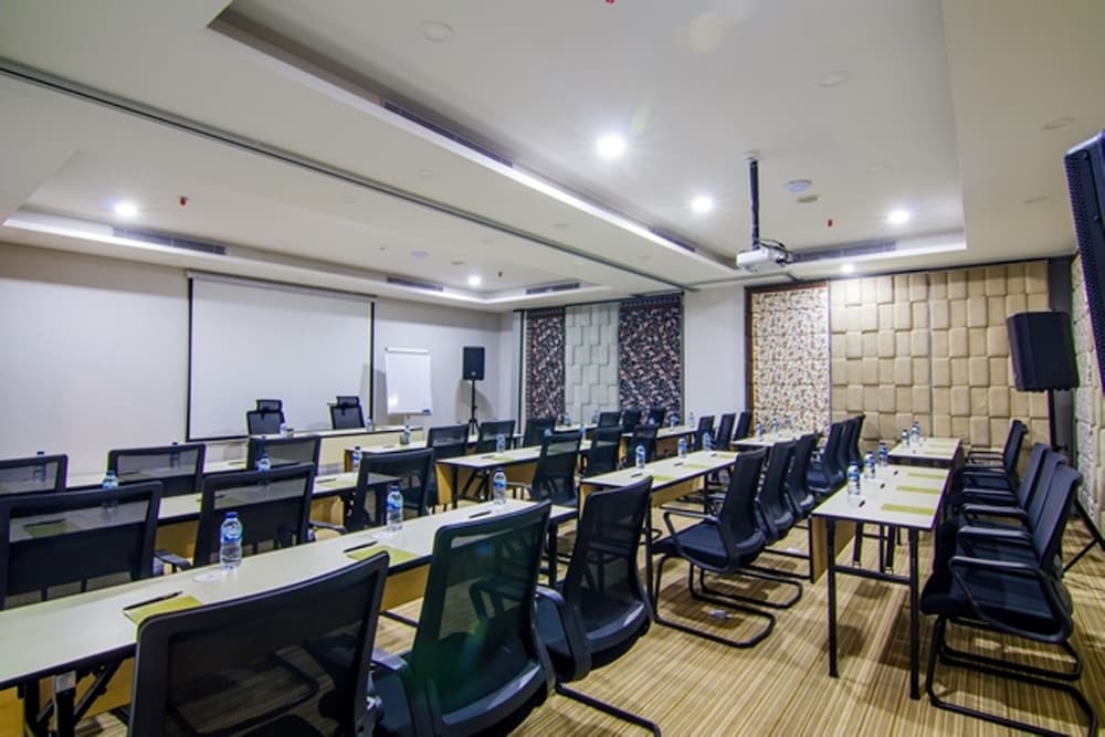 Jambuluwuk Thamrin Hotel 56/62