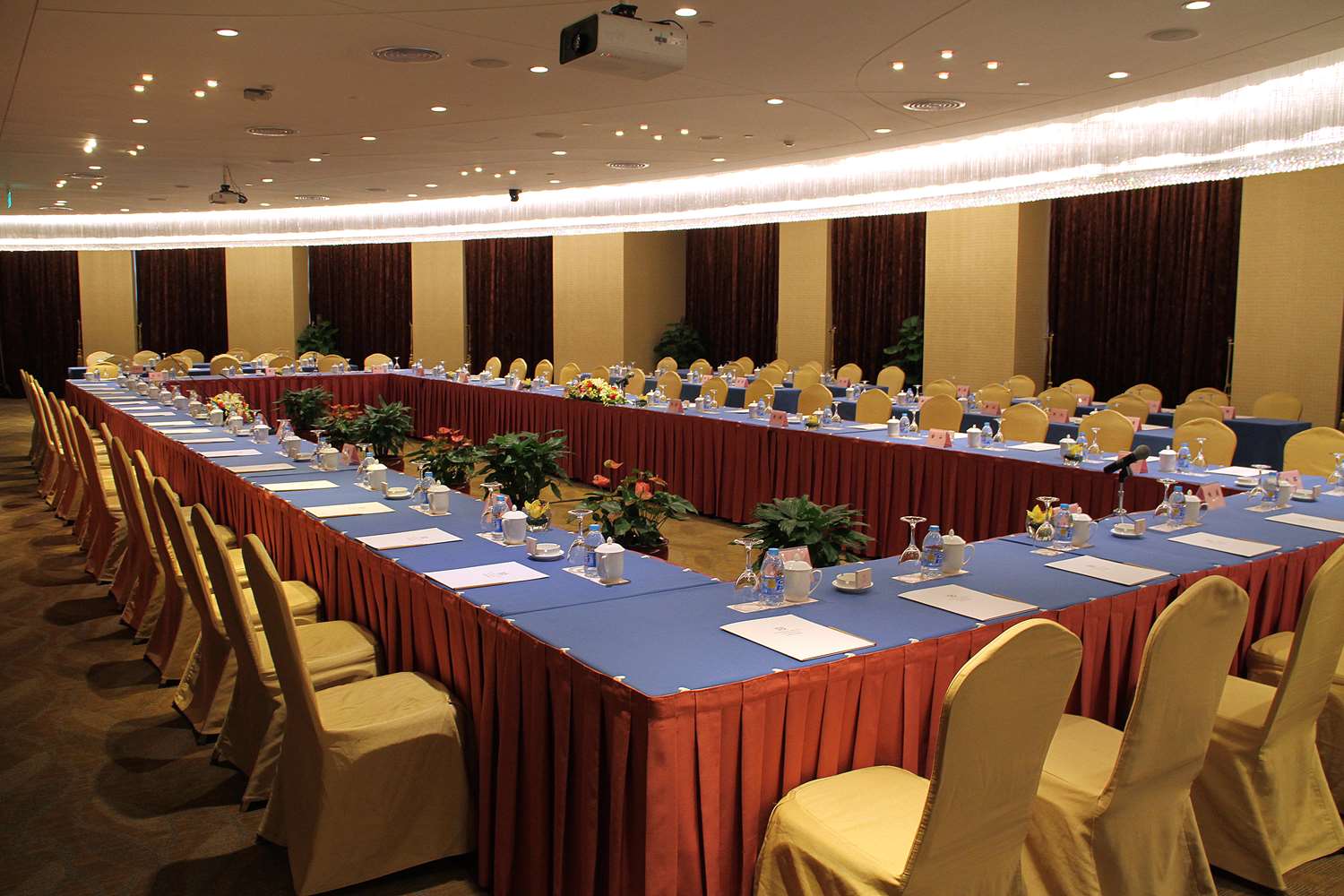 Central Hotel Shanghai 43/48