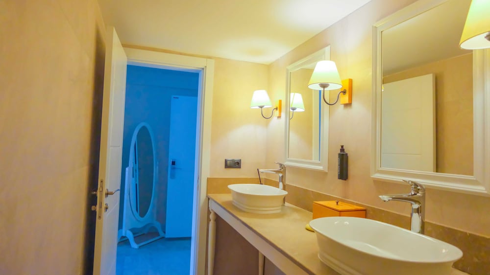 Salonika Suites 37/38