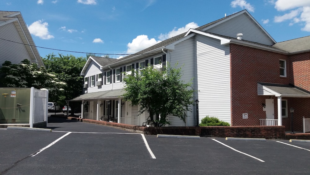Inn at Cemetery Hill 38/50