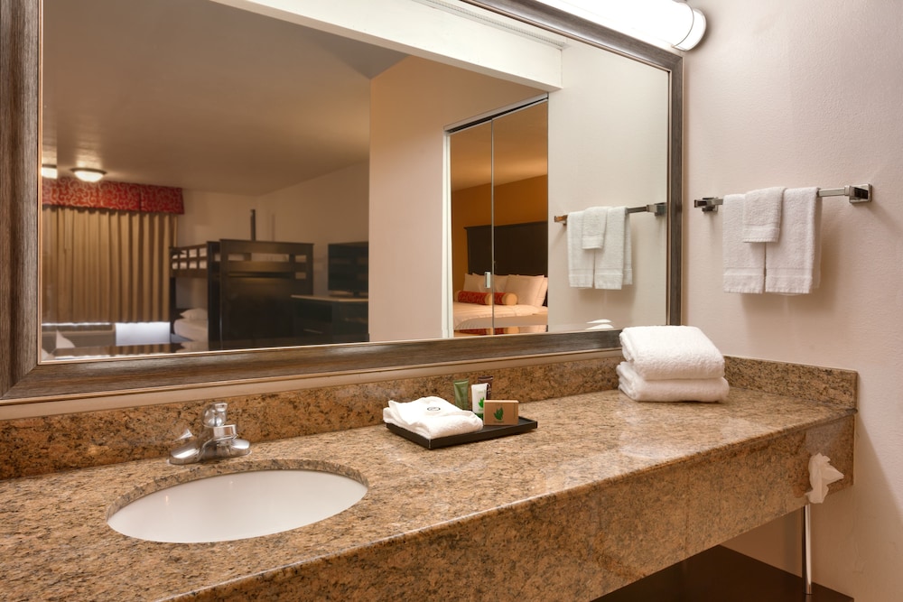 Cortona Inn And Suites 40/78