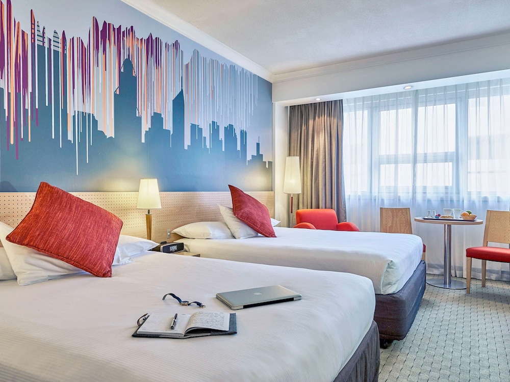 Mercure Perth 19/72