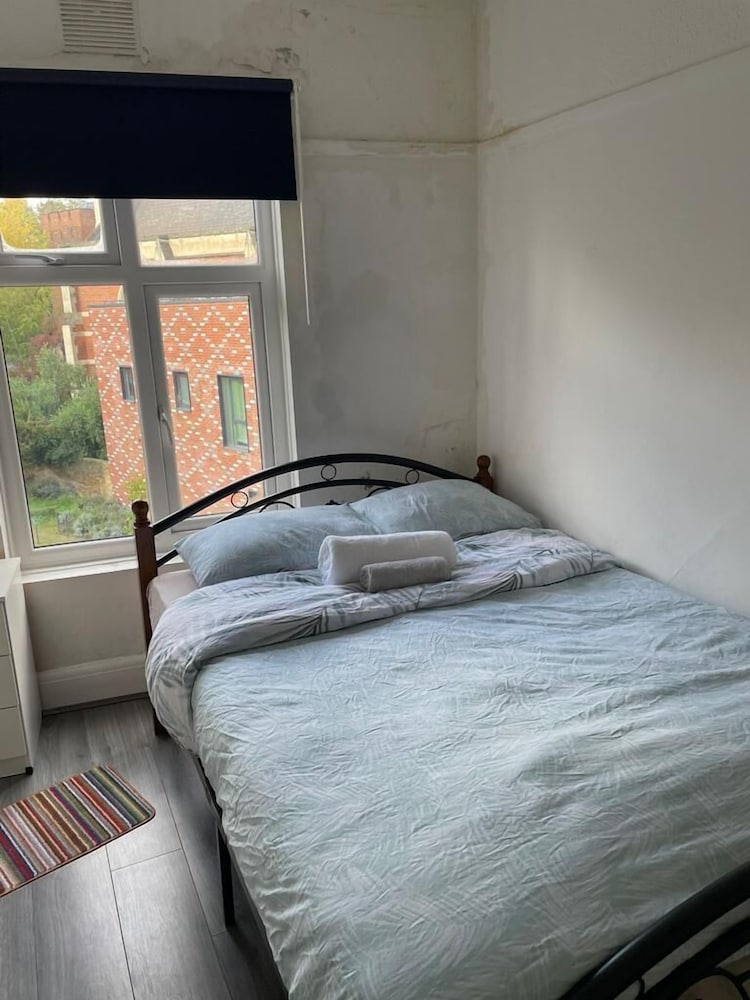Rahal Hotel Hackney London 27/47