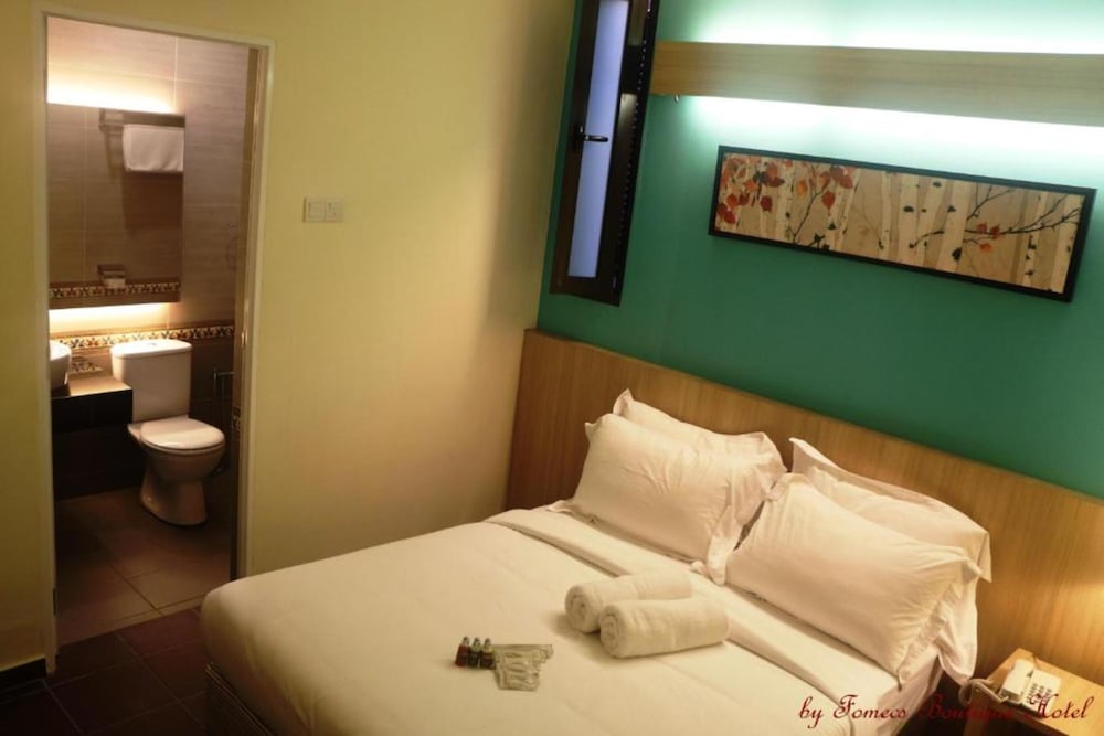 DELUXE, QUEEN BED