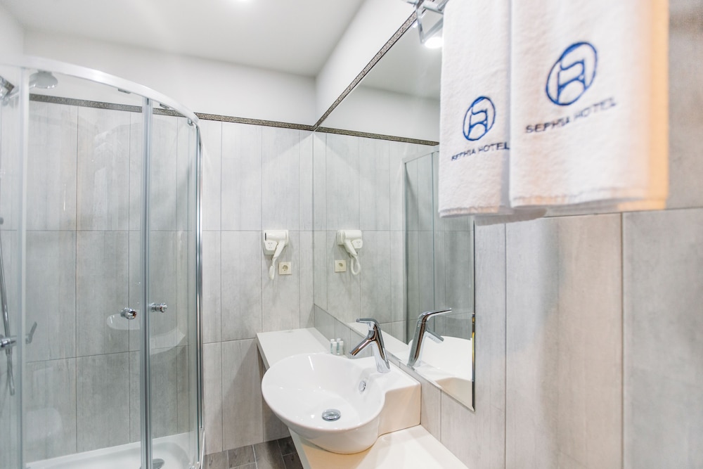 Sephia Hotel 43/44