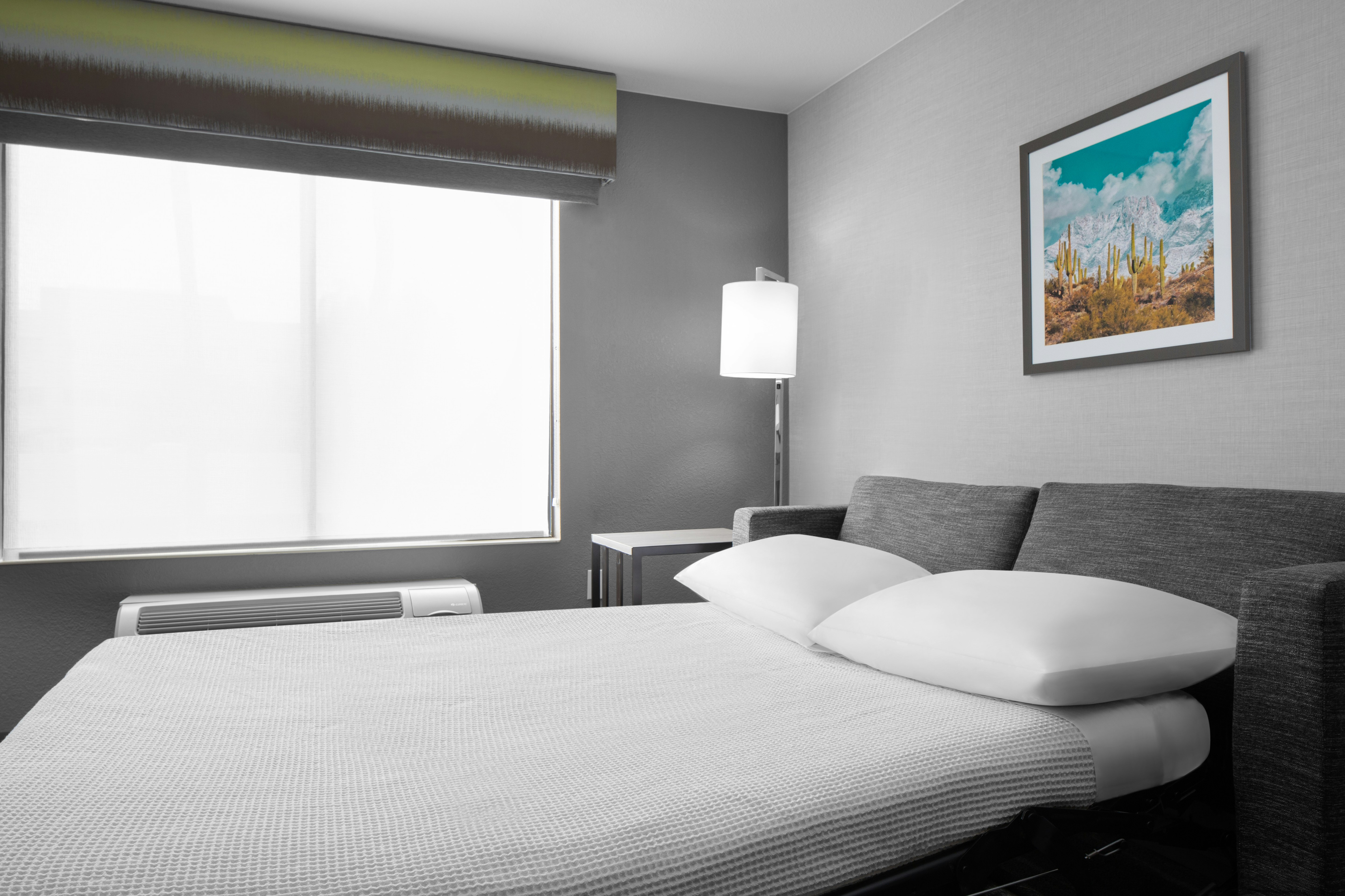 Hampton Inn Phoenix Biltmore 8/43