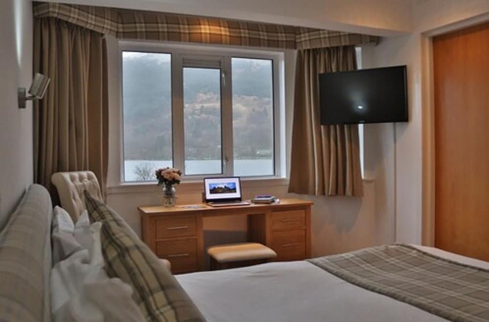 Loch Long Hotel 34/47