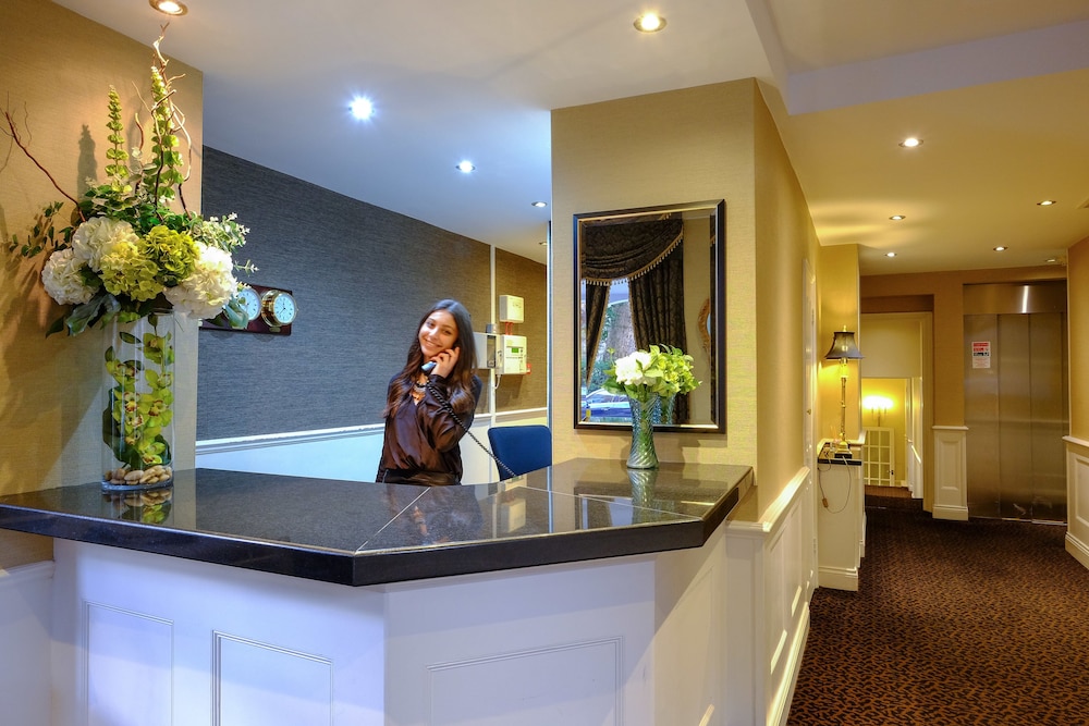 COLLINGHAM SERVICED APARTMENTS 4/56