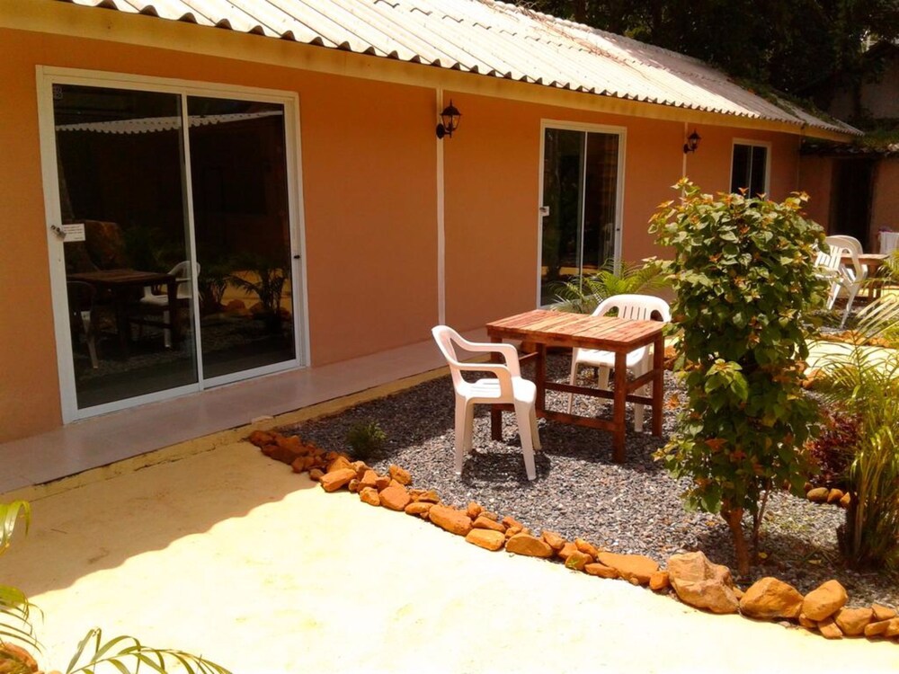 Carpe Diem Guest House 62/72