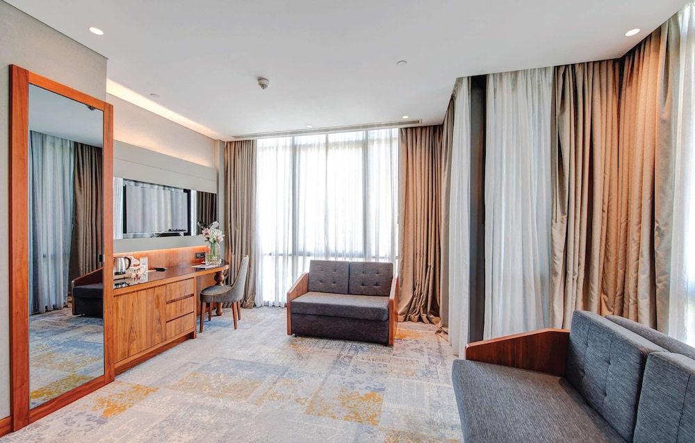 Doubletree By Hilton Istanbul Piyalepasa 48/82