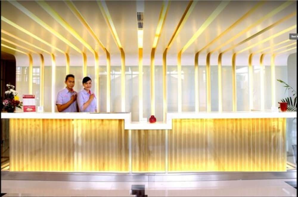 Lobby at fave plus hotel Palembang, PALEMBANG