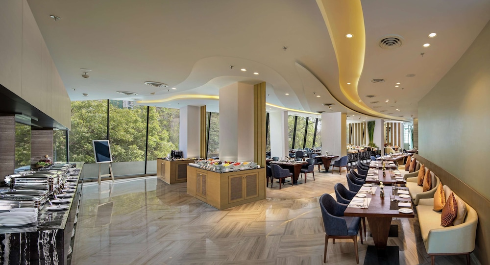 Doubletree By Hilton Ahmedabad India 38/48