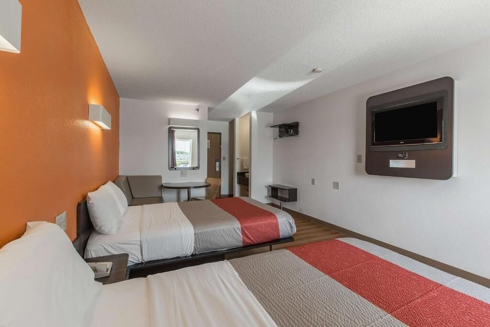 Motel6 Omaha, NE 19/55