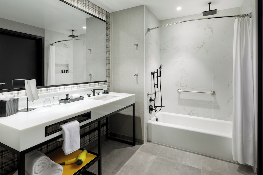 Hyatt Centric Mountain View 69/70