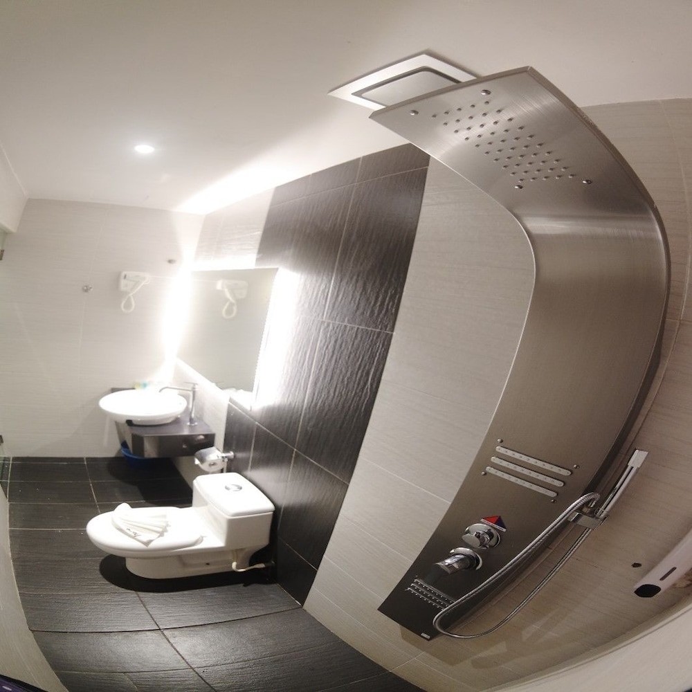 HereHotel.com 28/38