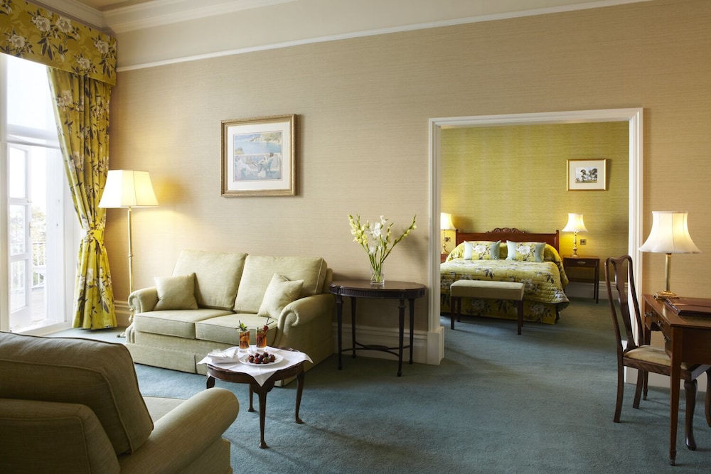 Grand Hotel Eastbourne 45/74