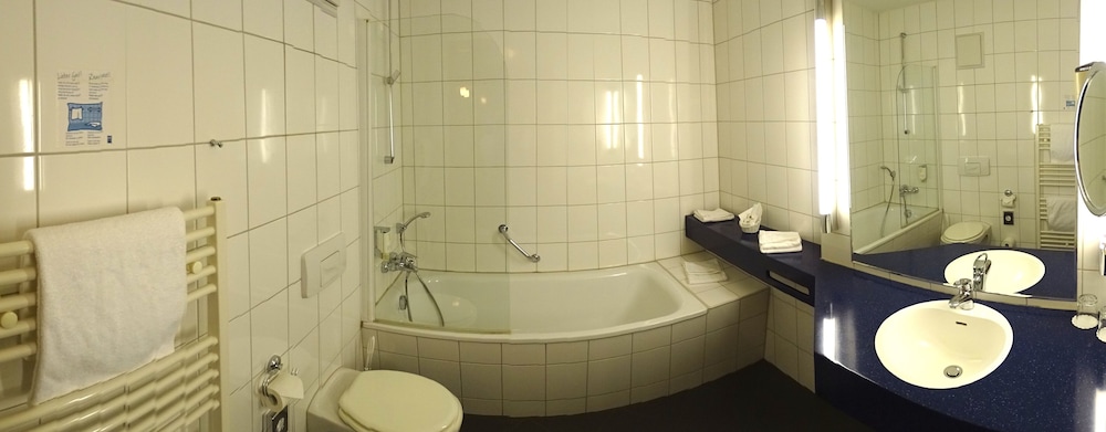 Ascot Bristol Hotel Potsdam 51/55
