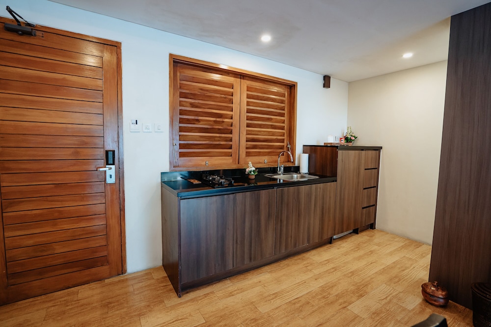 VILLA KAYU RAJA 12/69