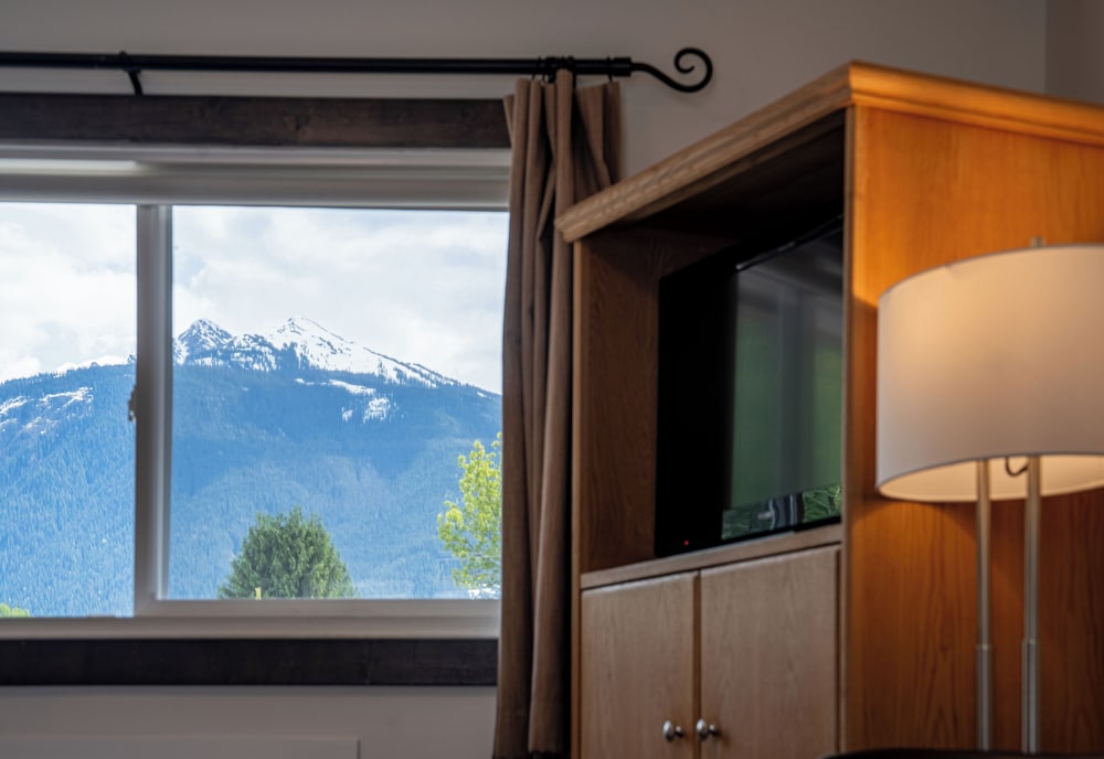 Swiss Chalet Motel 28/43