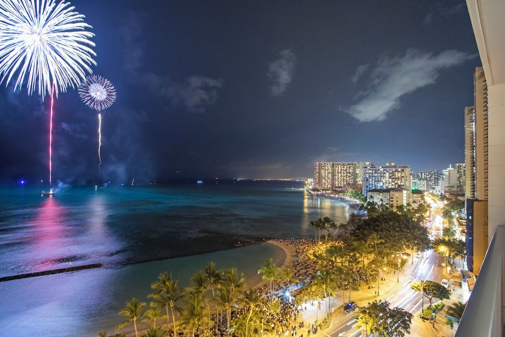Alohilani Resort Waikiki Beach 62/67