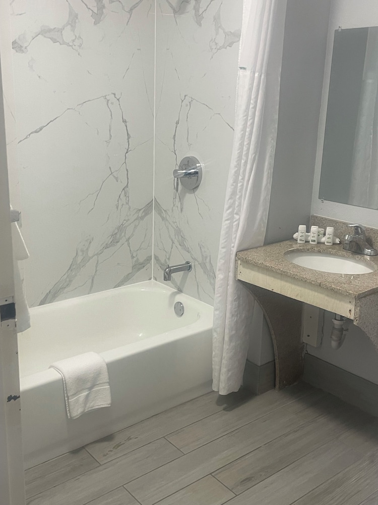 Baymont by Wyndham Rock Hill 52/52