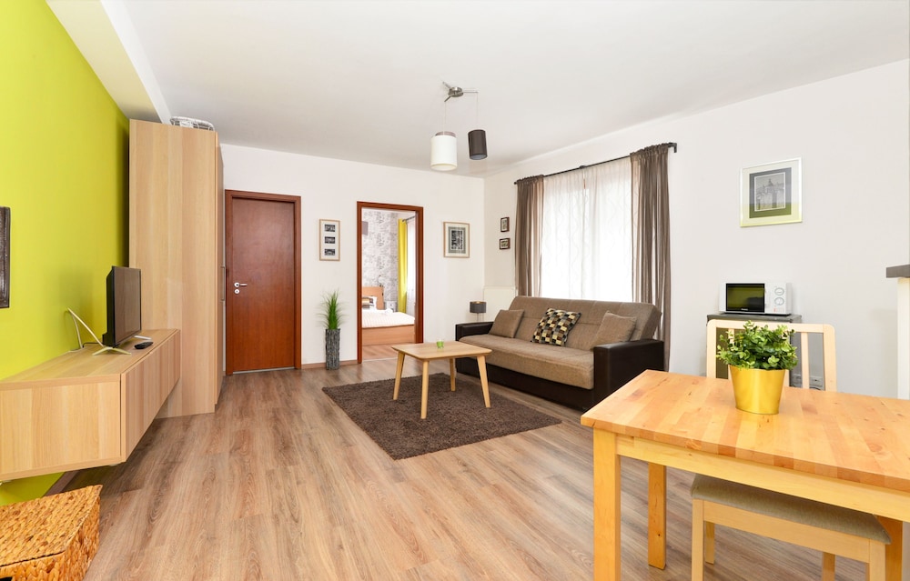 Lord Residence 32/58