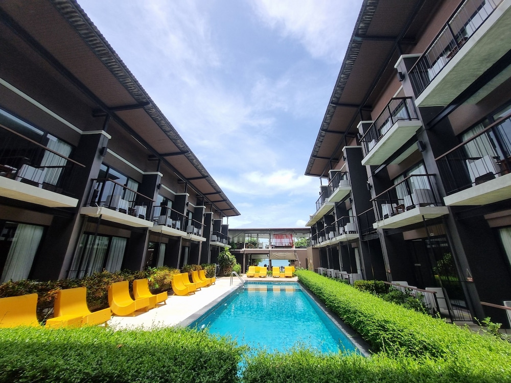Lalune Beach Resort 34/36