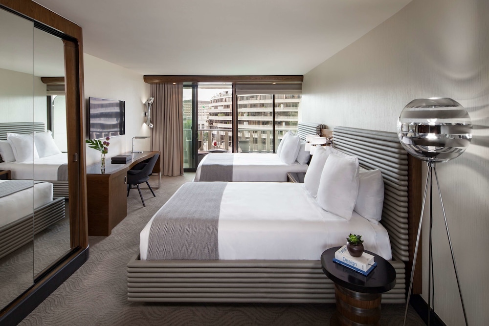The Watergate Hotel 11/49
