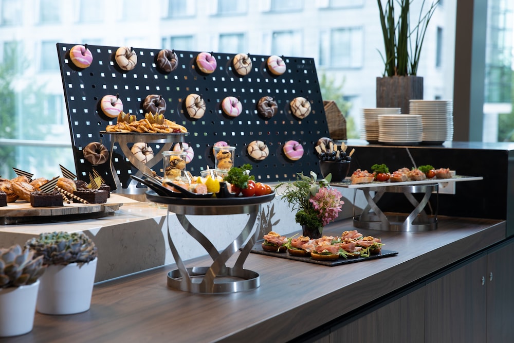 Radisson Blu Hotel, Frankfurt 29/67