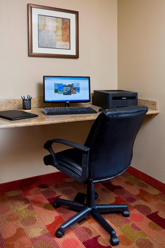 Sonesta Simply Suites Houston Brookhollow 24/32